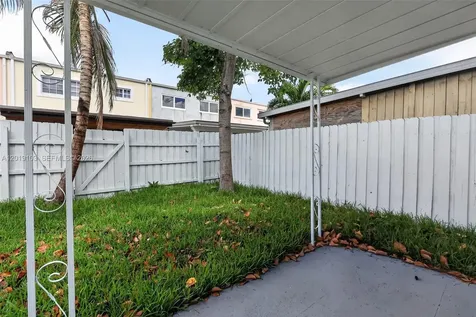 7090 W 2nd Court Hialeah FL 33014