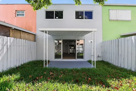 7090 W 2nd Court Hialeah FL 33014