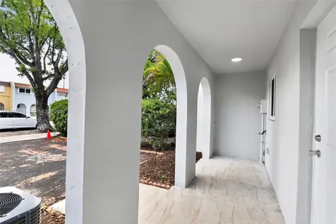 7090 W 2nd Court Hialeah FL 33014