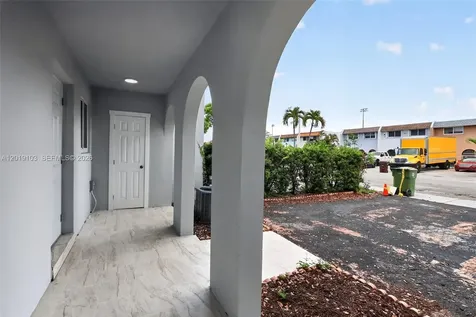 7090 W 2nd Court Hialeah FL 33014