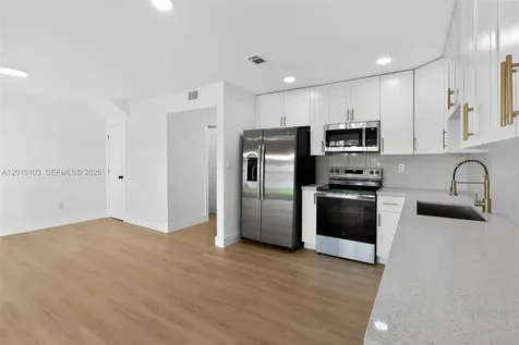 7090 W 2nd Court Hialeah FL 33014