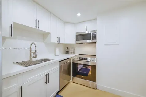 801 Brickell Bay Drive Miami FL 33131