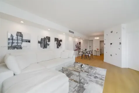 801 Brickell Bay Drive Miami FL 33131