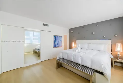 801 Brickell Bay Drive Miami FL 33131