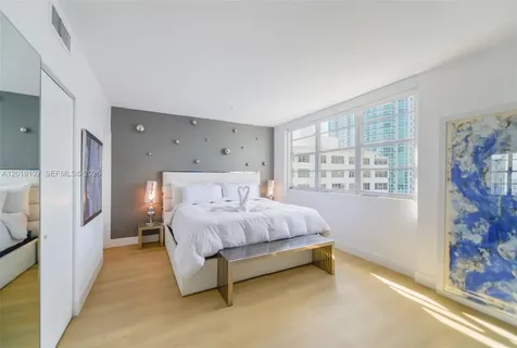 801 Brickell Bay Drive Miami FL 33131