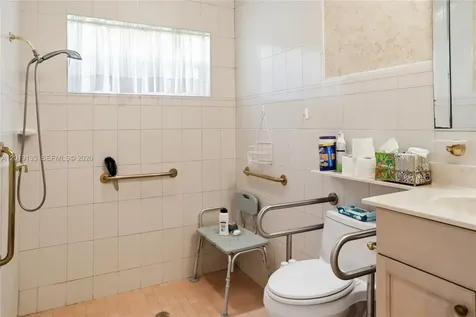7605 SW 179th Terrace Palmetto Bay FL 33157