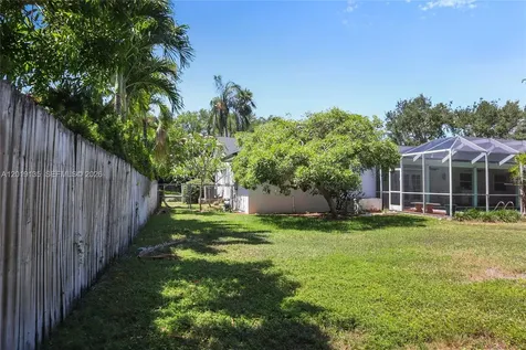 7605 SW 179th Terrace Palmetto Bay FL 33157