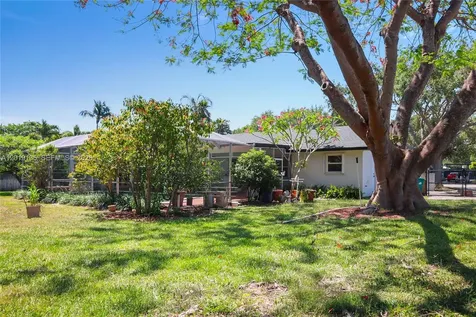 7605 SW 179th Terrace Palmetto Bay FL 33157