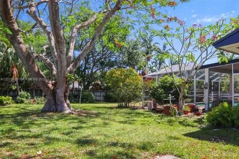 7605 SW 179th Terrace Palmetto Bay FL 33157