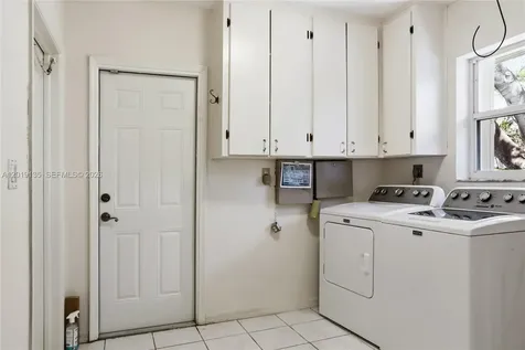 7605 SW 179th Terrace Palmetto Bay FL 33157