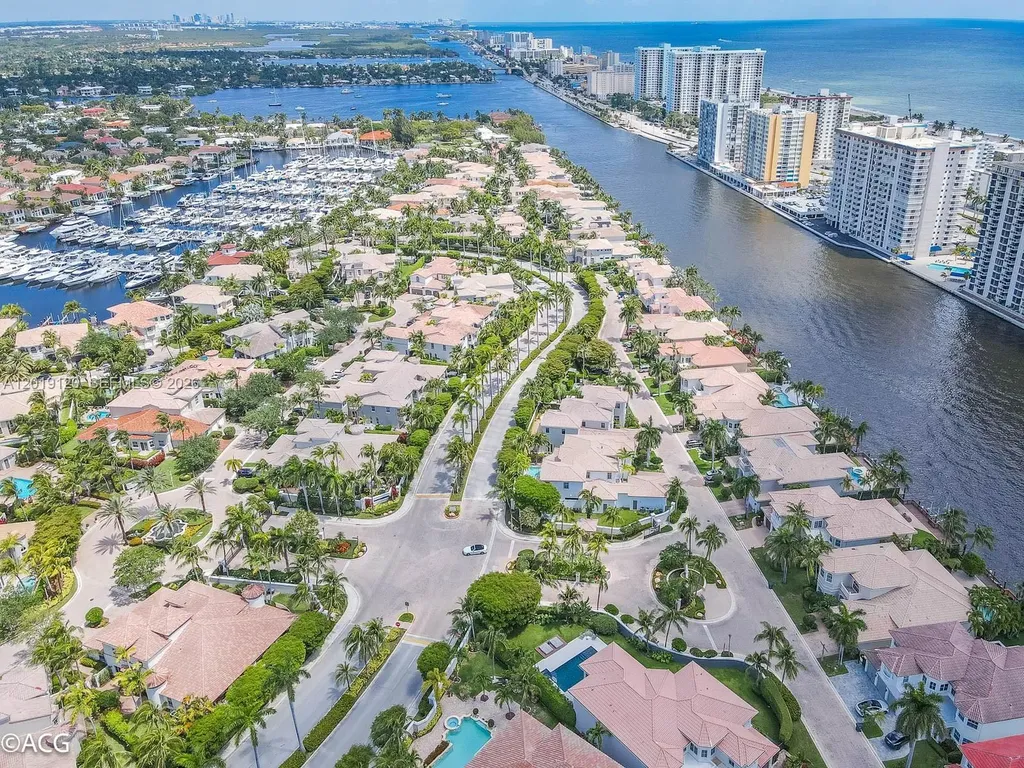 1480 Windjammer Way Hollywood FL 33019