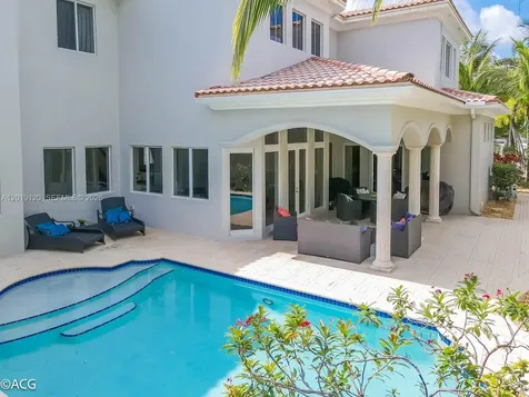 1480 Windjammer Way Hollywood FL 33019