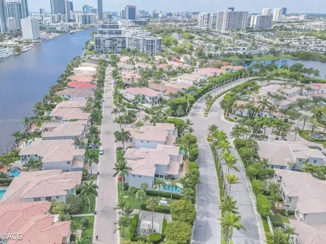1480 Windjammer Way Hollywood FL 33019