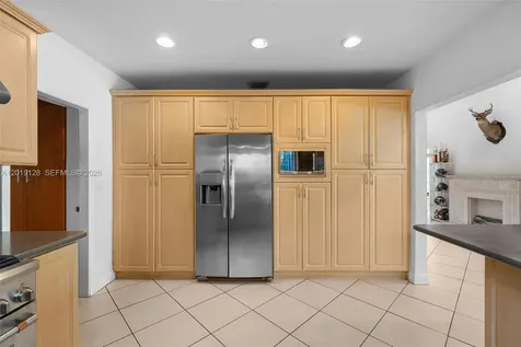 3758 Prairie Avenue Miami Beach FL 33140