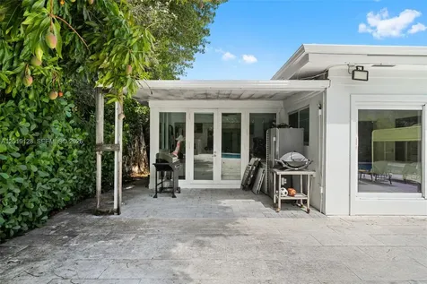 3758 Prairie Avenue Miami Beach FL 33140