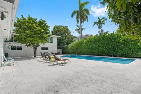 3758 Prairie Avenue Miami Beach FL 33140