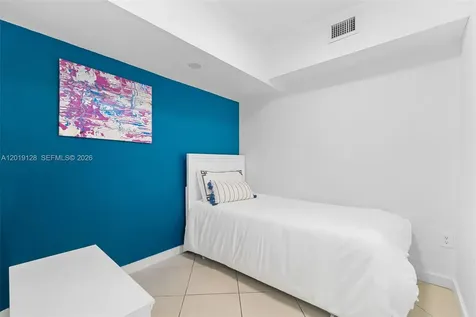 3758 Prairie Avenue Miami Beach FL 33140