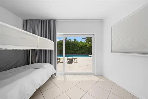 3758 Prairie Avenue Miami Beach FL 33140