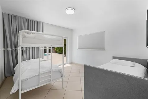 3758 Prairie Avenue Miami Beach FL 33140