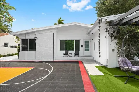 3758 Prairie Avenue Miami Beach FL 33140