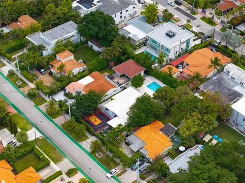 3758 Prairie Avenue Miami Beach FL 33140