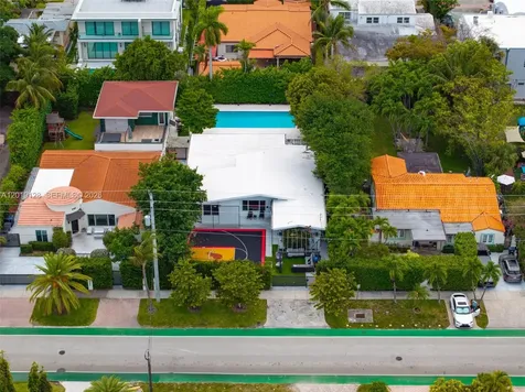 3758 Prairie Avenue Miami Beach FL 33140