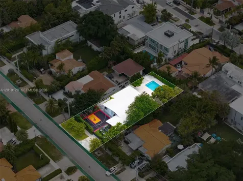 3758 Prairie Avenue Miami Beach FL 33140