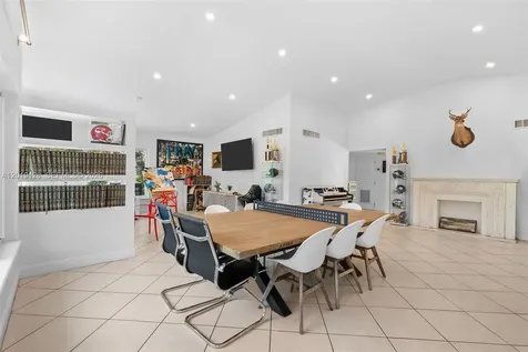 3758 Prairie Avenue Miami Beach FL 33140