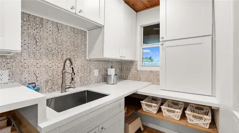 341 E 58th Street Hialeah FL 33013