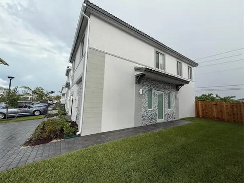 630 SE 15th Street Homestead FL 33034