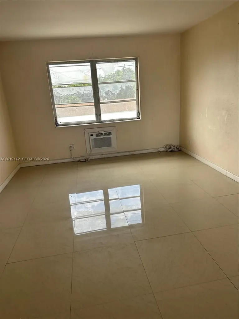 1050 E Sample Road Pompano Beach FL 33064