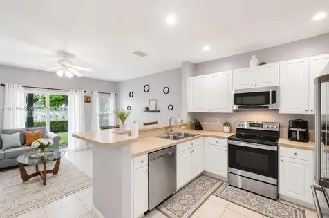 3028 NW 30th Avenue Oakland Park FL 33311