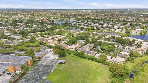 724 NW 170th Terrace Pembroke Pines FL 33028