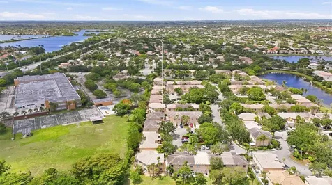 724 NW 170th Terrace Pembroke Pines FL 33028