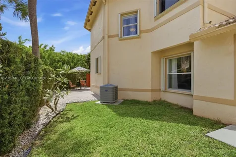 724 NW 170th Terrace Pembroke Pines FL 33028