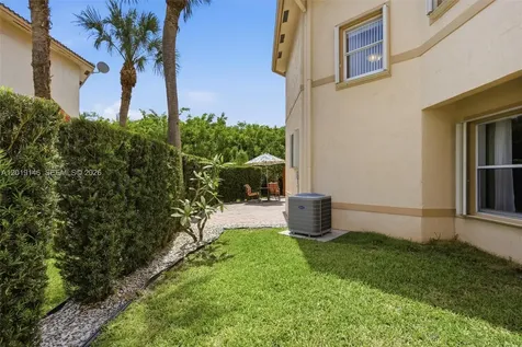 724 NW 170th Terrace Pembroke Pines FL 33028