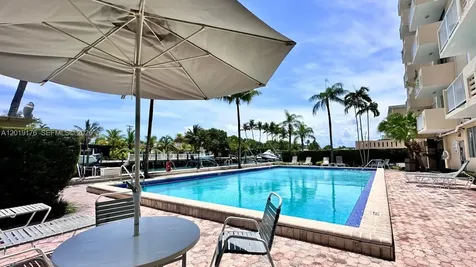 North Miami FL 33181