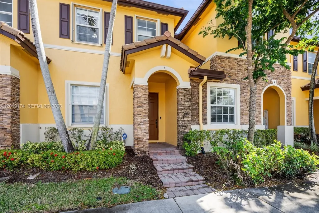 9133 SW 227th Street Cutler Bay FL 33190