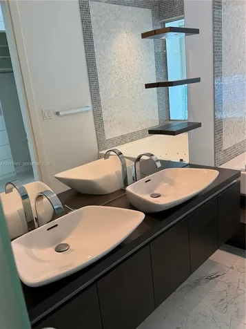 200 Biscayne Boulevard Way Miami FL 33131