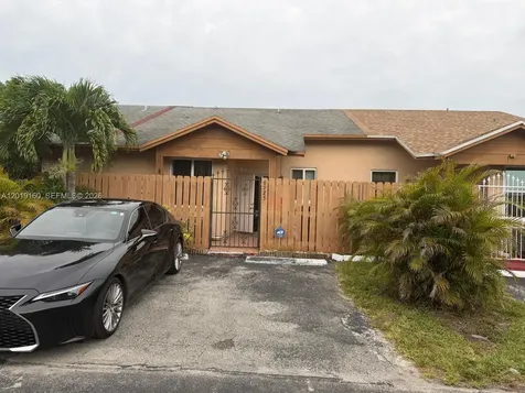 6725 NW 188th Terrace Hialeah FL 33015