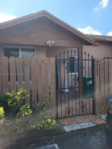 6725 NW 188th Terrace Hialeah FL 33015