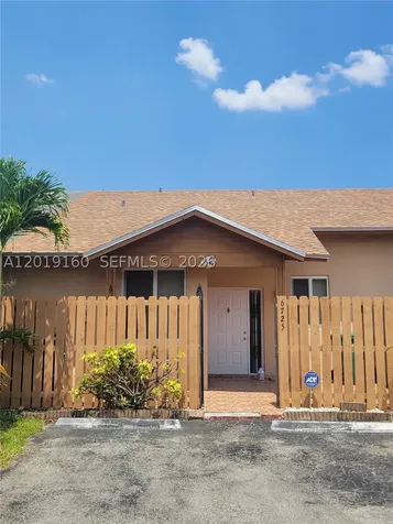 6725 NW 188th Terrace Hialeah FL 33015
