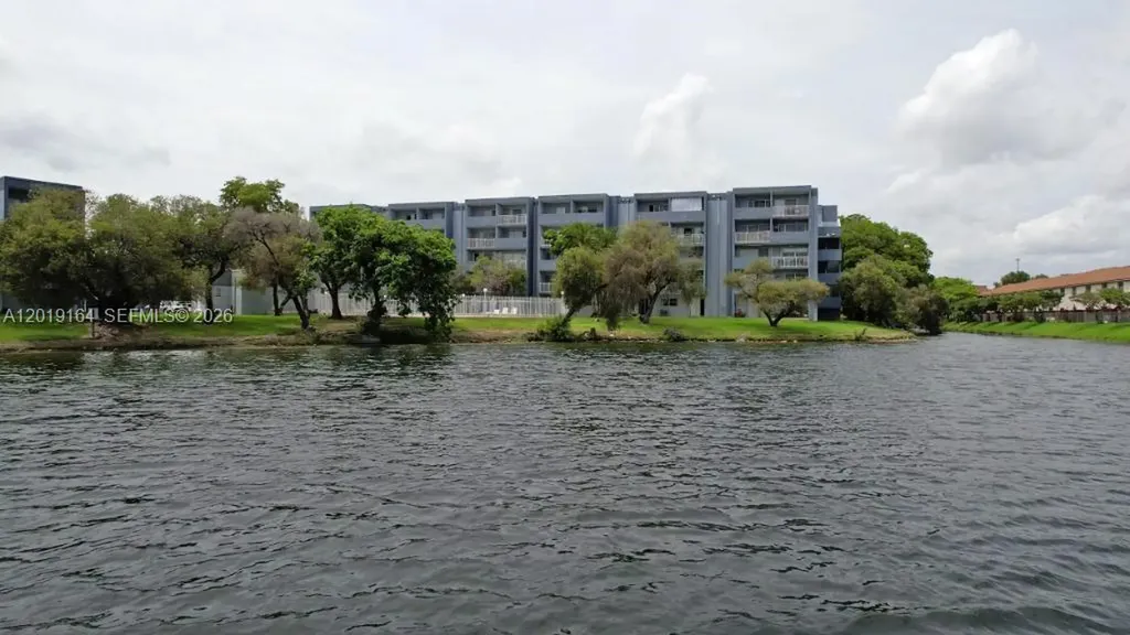 9375 Fontainebleau Boulevard Miami FL 33172