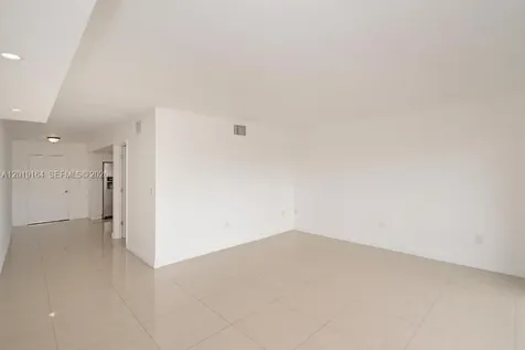 9375 Fontainebleau Boulevard Miami FL 33172
