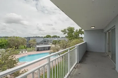 9375 Fontainebleau Boulevard Miami FL 33172