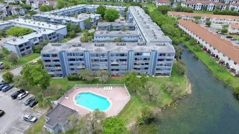 9375 Fontainebleau Boulevard Miami FL 33172