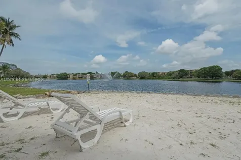 9375 Fontainebleau Boulevard Miami FL 33172