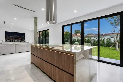 2265 SW 4 Street Miami FL 33135