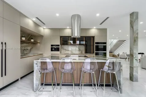 2265 SW 4 Street Miami FL 33135