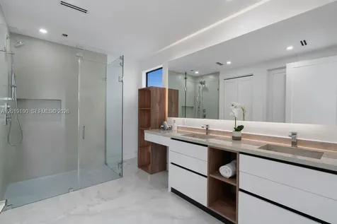 2265 SW 4 Street Miami FL 33135